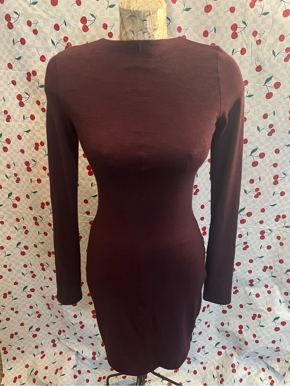 Aritzia Size Wilfred Free Sleeve Burgundy Bodycon Dress Size M